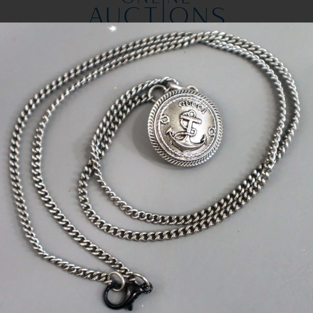 Gucci elegant silver